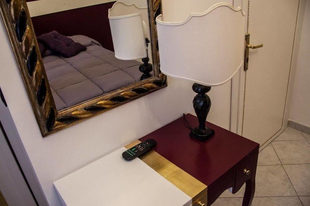Hotel Due Spade فيدينسا المظهر الخارجي الصورة